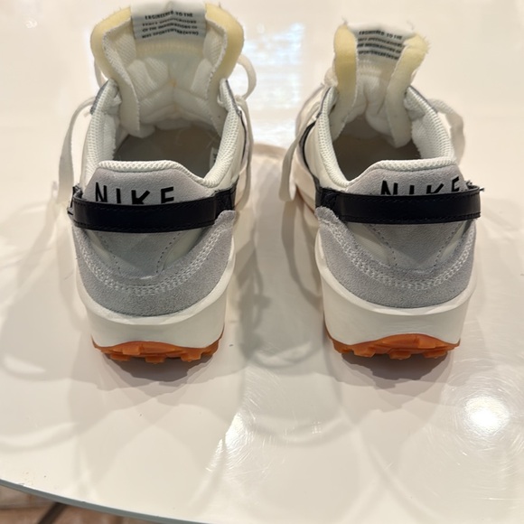 WOMEN'S NIKE WAFFLE DEBUT SNEAKERS
White, Gray and Black size 7 Good condition - Picture 5 of 5